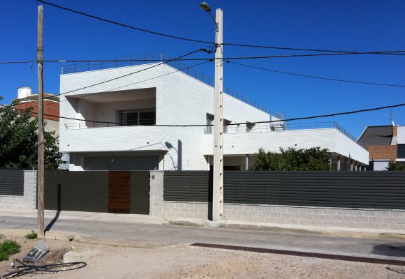 Habitatge unifamiliar aïllat a Deltebre